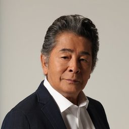 古谷一行  飾演 Kousuke Kindaichi