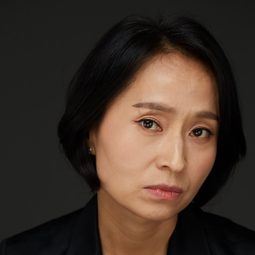 金賢玉 飾演 Geon-jae's Mother