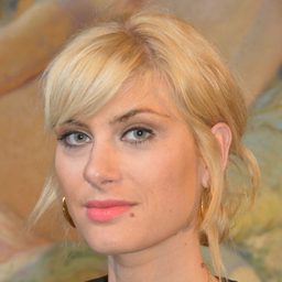 Mathilde Bisson - 卡式青春演員 飾演CSO Cleaning Lady