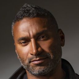 Joshua Barilko 飾演 Emergency Medical Services