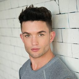 Chris Trousdale - The Biggest Fan演員 飾演Himself