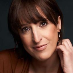 Anne-Élisabeth Bossé 飾演 Sophia