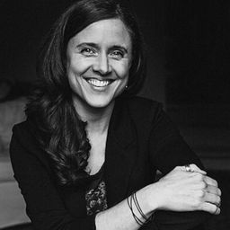 Jo-Anne McArthur 飾演 Herself