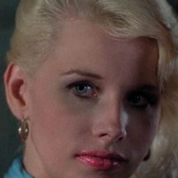 Tina L'Hotsky 飾演 Sportster Debbie