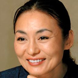 深浦加奈子 飾演 Tomoko Kanzaki