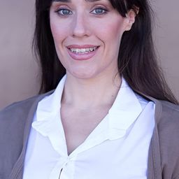 Silvia Bottini 飾演 Customer at the restaurant