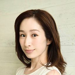 Nami Komiyama 飾演 