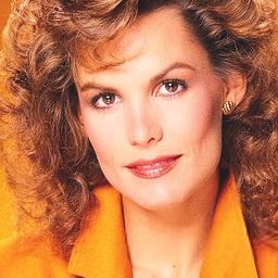 Teri Austin 飾演 Dominique