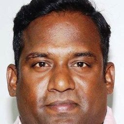 羅伯·夏卡 - Pa Paandi演員 飾演Himself