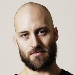 Mårten Svedberg 飾演 Vidar Pettersson