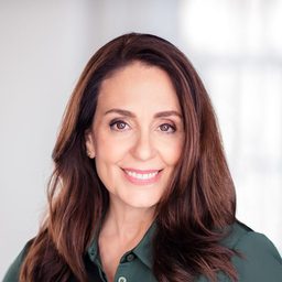 Jacqueline Ann Steuart 飾演 Ellen