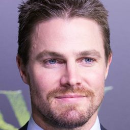 史蒂芬·艾梅爾 飾演 Detective