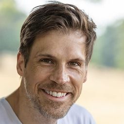 Giles Alderson - The Possession of David O'Reilly演員 飾演David O'Reilly