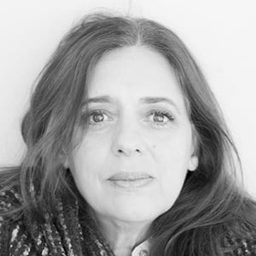 Dana Basso 飾演 Gisela