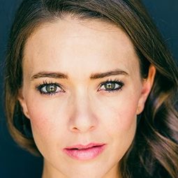 奧絲汀·海史密斯 飾演 Jessica