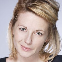 Lisa Dillon 飾演 Jane Wilde