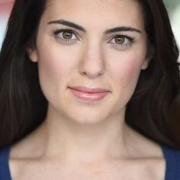 Elaine Ivy Harris 飾演 Terra