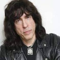 Marky Ramone 飾演 Self