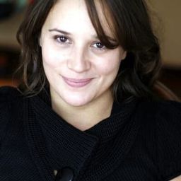 Eloïse Charretier 飾演 La collègue de cantine