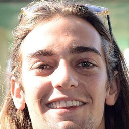 Andrew Lutheran 飾演 