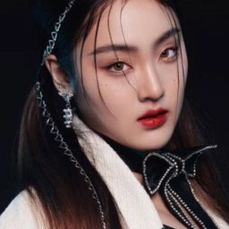 Punch Tipanan Nilsiam 飾演 Angel Gang