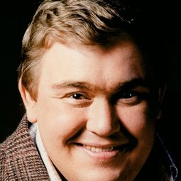 約翰·坎迪 飾演 