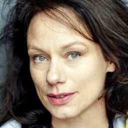 Rebecca Indermaur - 飄零燕演員 飾演Geissenpeterin