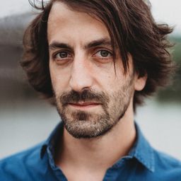 Mikuláš Čížek 飾演 Janek (voice)