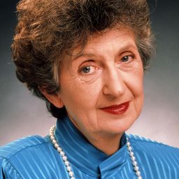 Vivean Gray - 懸岩上的野餐演員 飾演Miss Greta McCraw