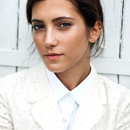 Sarah-Sofie Boussnina 飾演 Narvik