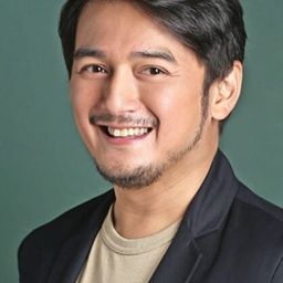 多明尼克·歐喬亞 飾演 Iñigo