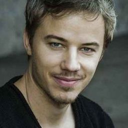 David Paryla - 傳奇舞者卡娜演員 飾演Robert