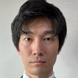 Shuhei Umeda 飾演 