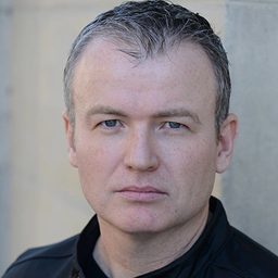 Michael Dean Russell Jr 飾演 Mannequin