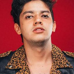 哈洛德·阿蘇亞拉 飾演 Richie