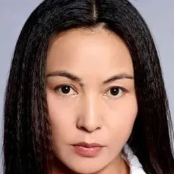 艾麗婭 - 六年，六天演員 飾演