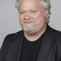 Kjell Wilhelmsen 飾演 Kenta