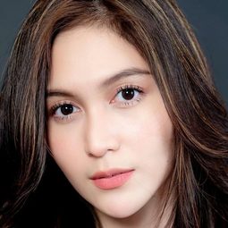 丹妮拉·威拉古娜 飾演 Saras