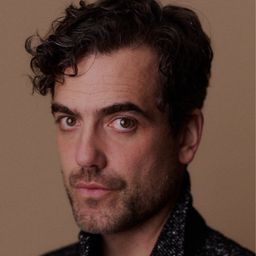 丹尼爾·英格斯 飾演 