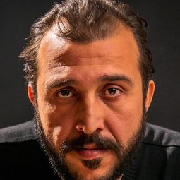 馬諸德依德 飾演 Osama