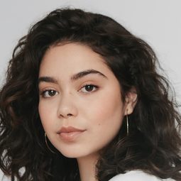 奧莉伊·卡拉瓦爾侯 - 校車裡的樂觀人生演員 飾演Amber Appleton