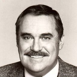 Christopher Hewett 飾演 Anatole