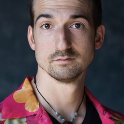 Romain Francisco - 彩虹庇護所演員 飾演L'aide-soignant