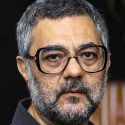 Alireza Sanifar 飾演 Reza