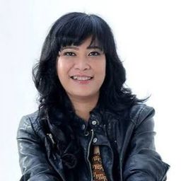 Oppie Andaresta 飾演 Bude Sri