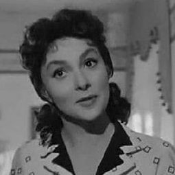 Nanda Primavera 飾演 Giovanna