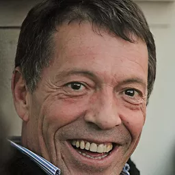 拉蒙·藍加 飾演 Don Fernando Matos