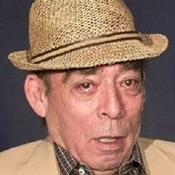 Alberto Rojas - Muñecas de medianoche演員 飾演Ambar