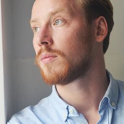 馬切伊·納夫羅茨基 飾演 