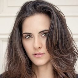 茱莉塔迪亞茲 - 心之所愛演員 飾演